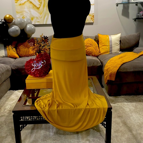 2-piece cardigan size Small with skirt/dress size medium Mustard color - Picture 6 of 8